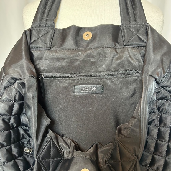 KENNETH COLE REACTION BLACK QUILTED DIAPER BAG WITH CHANGING PAD - Picture 3 of 5